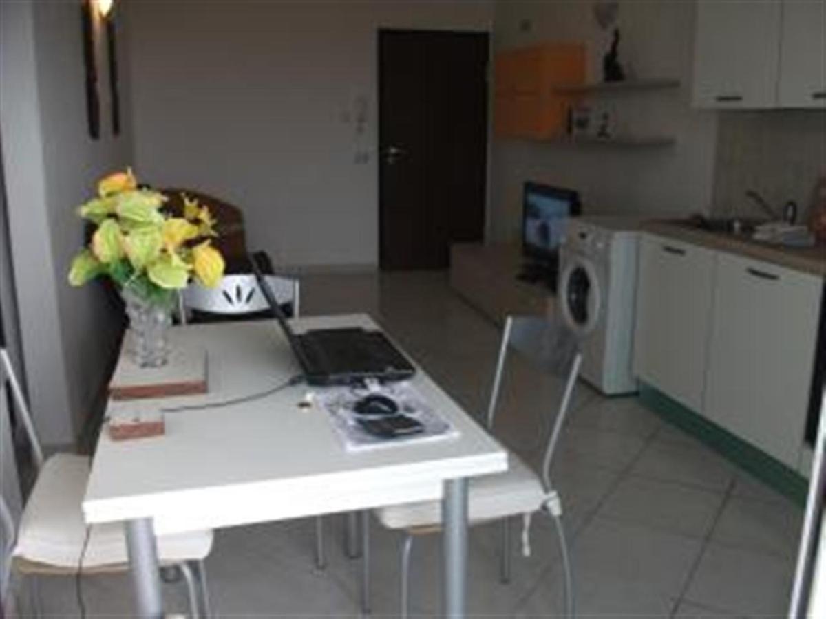 Adult Only Beachfront 2 Bedroom Apartment Santa Maria Airport Pick Up, Aircon, Unlimited Wifi Ideal For Remote Working And Long Stay Exterior photo